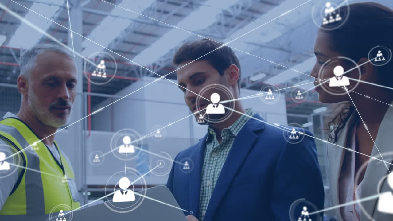Animazione di rete di connessioni con icone su persone diverse che lavorano in magazzino