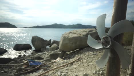 ventilador de viento que se mueve por el viento
