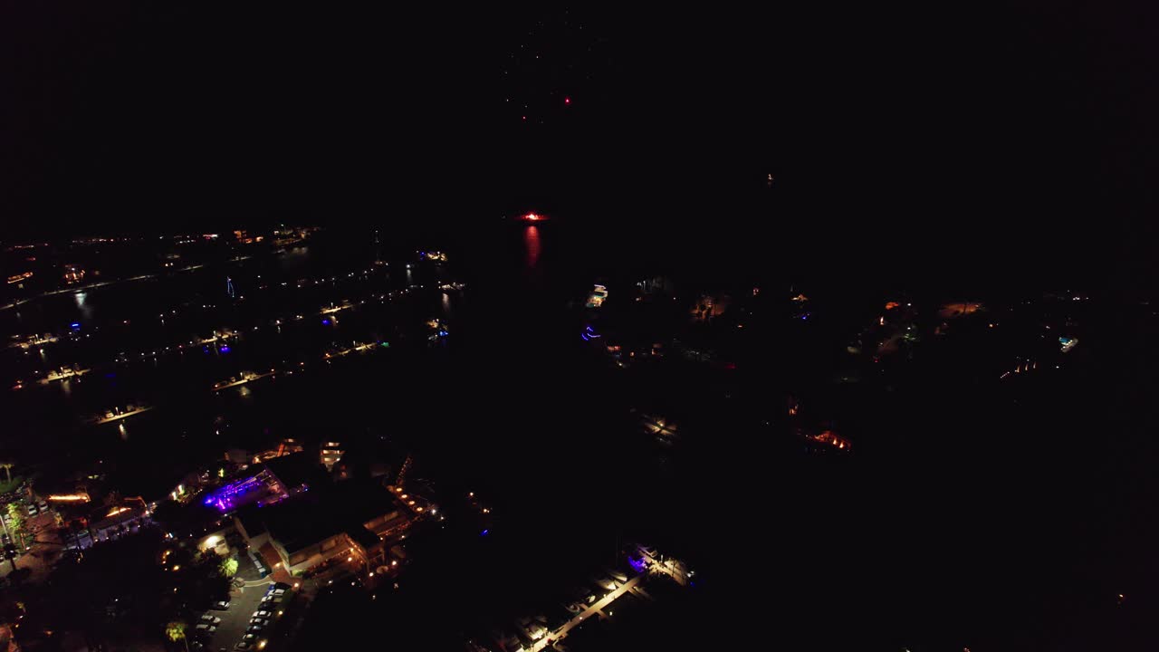 vista aérea de fuegos artificiales en mindarie marina en perth, australia occidental