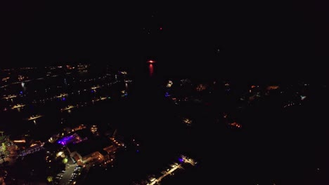 vista aérea de fuegos artificiales en mindarie marina en perth, australia occidental