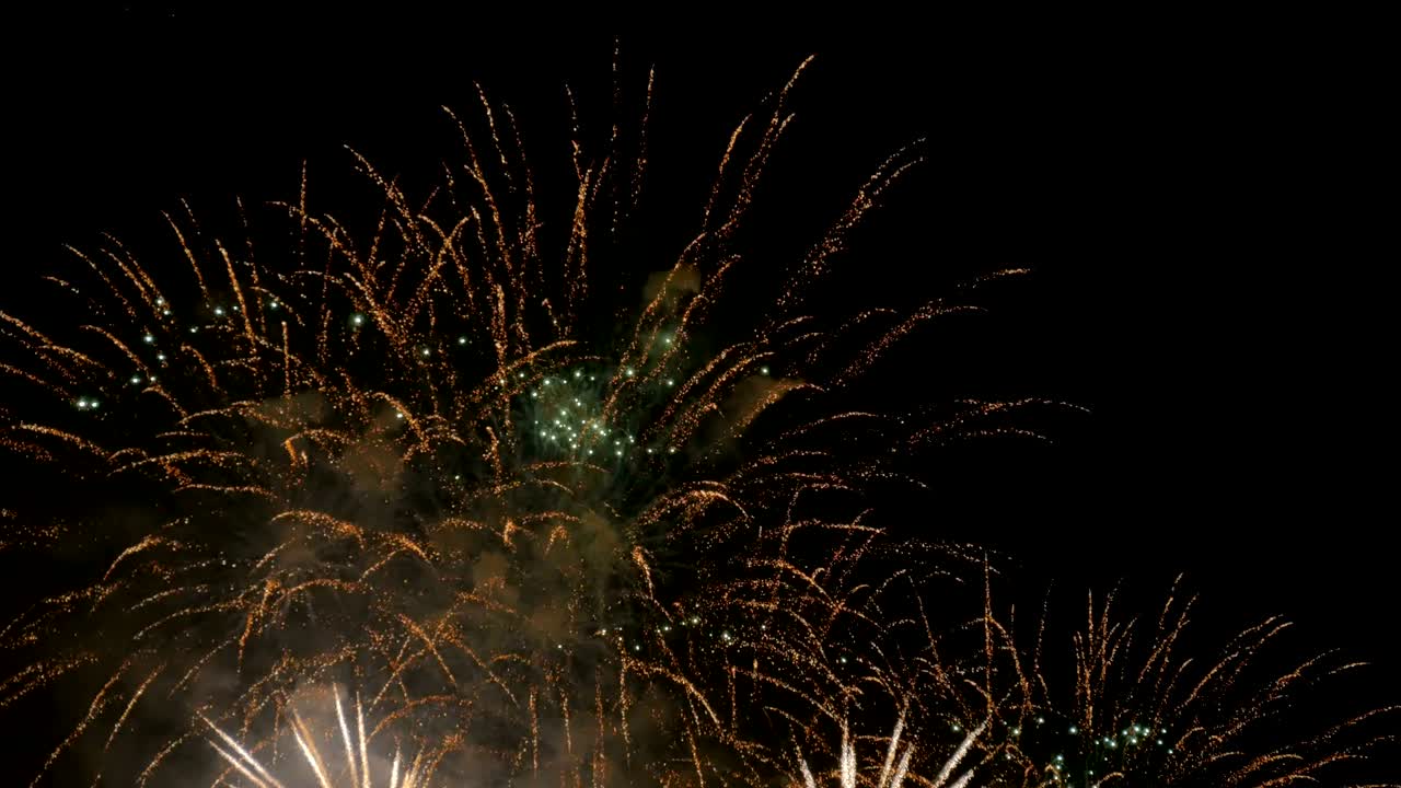 fuegos artificiales de colores, noche