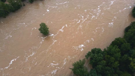 Schreckliche-4K-Drohnenaufnahmen-Aus-Der-Luft-Aus-Der-Slowenischen-Region-Podravje-Im-August