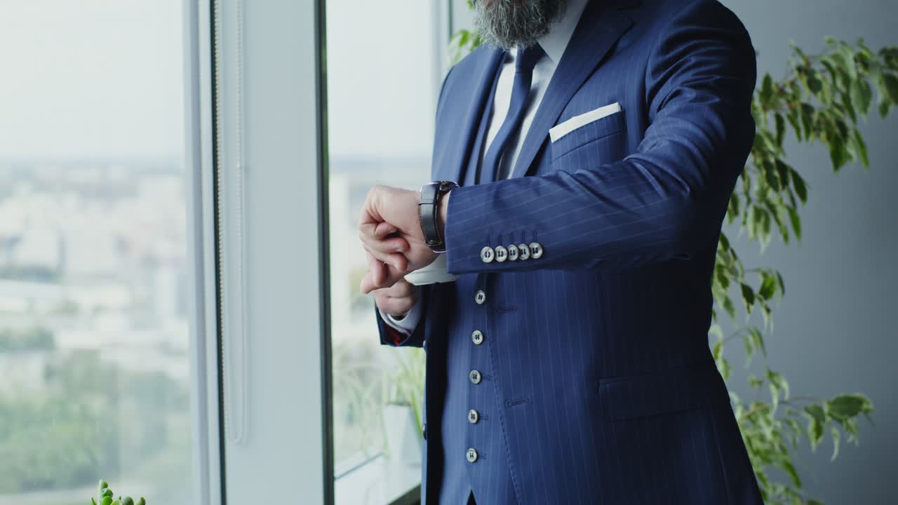 hombre de negocios en el cargo