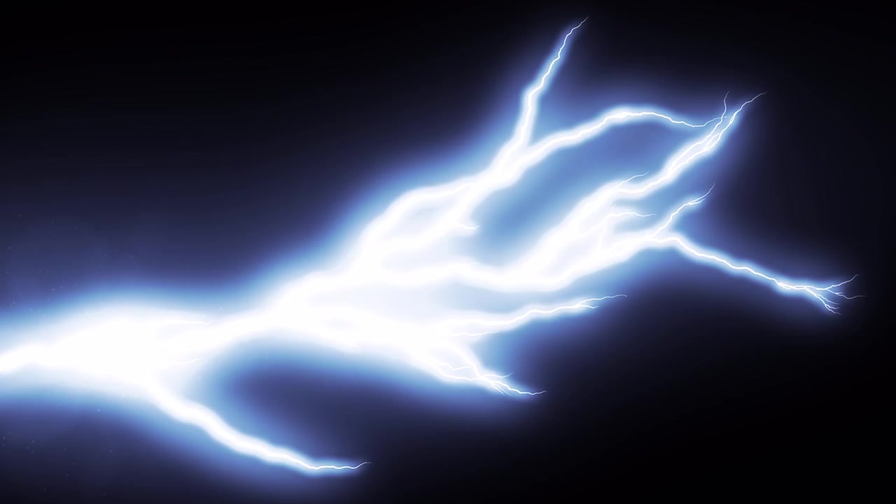 Fulmine elettrico blu brillante che si abbatte su sfondo nero