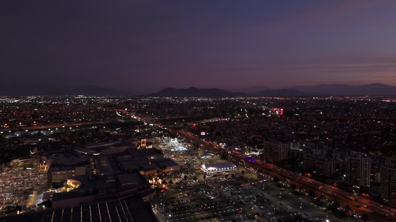 아라우코 마이푸 쇼핑몰 근처의 베스푸시오 사우스 고속도로, 메트로폴리탄 지역, 칠레