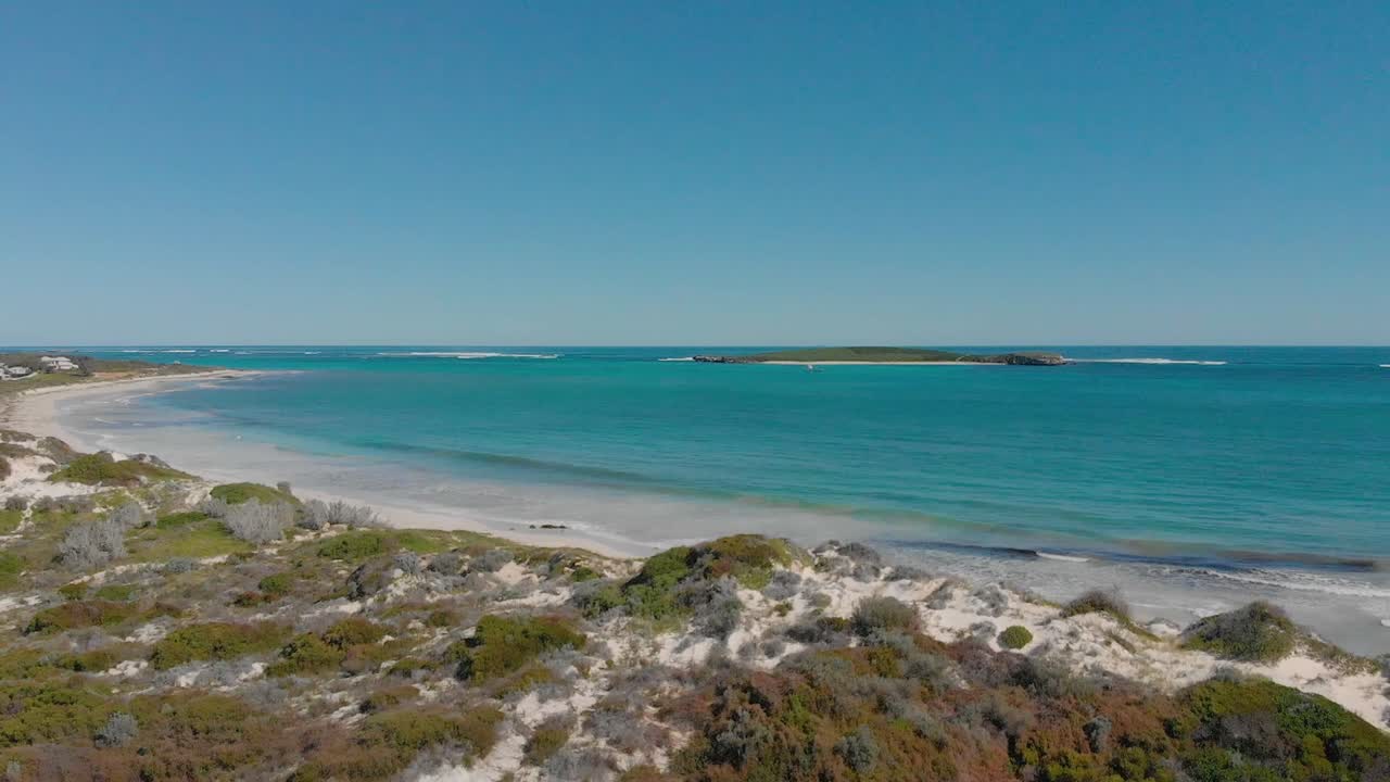 panorámica aérea dron tiro oeste de australia ciudad costera lancelin