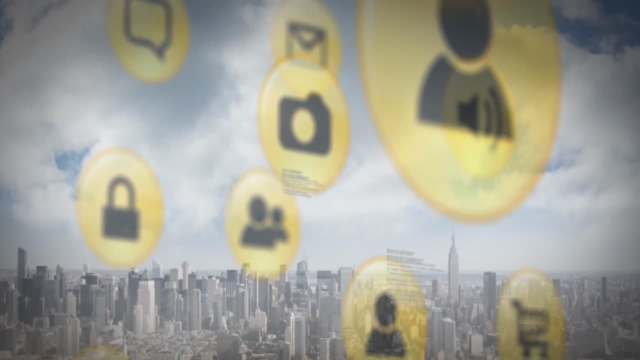 여러 디지털 아이콘의 애니메이션과 도시 풍경의 공중 전망에 대한 데이터 처리