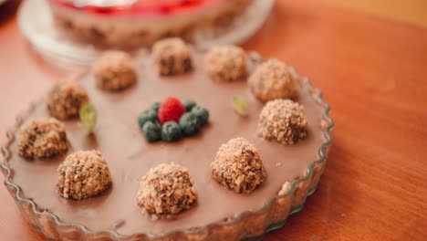tartas caseras de fresa y chocolate con mermelada