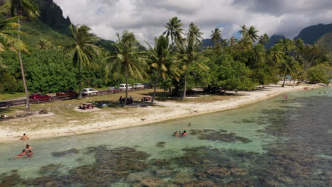 Tahití,-Metraje-De-Drones-En-La-Playa-De-La-Isla-De-Moorea