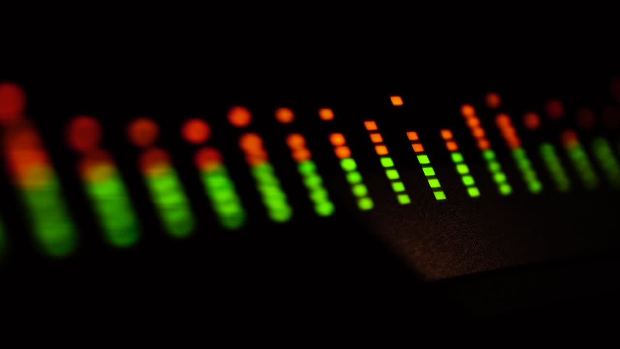 프로페셔널 스튜디오 싱 콘솔의 오디오 레벨 미터