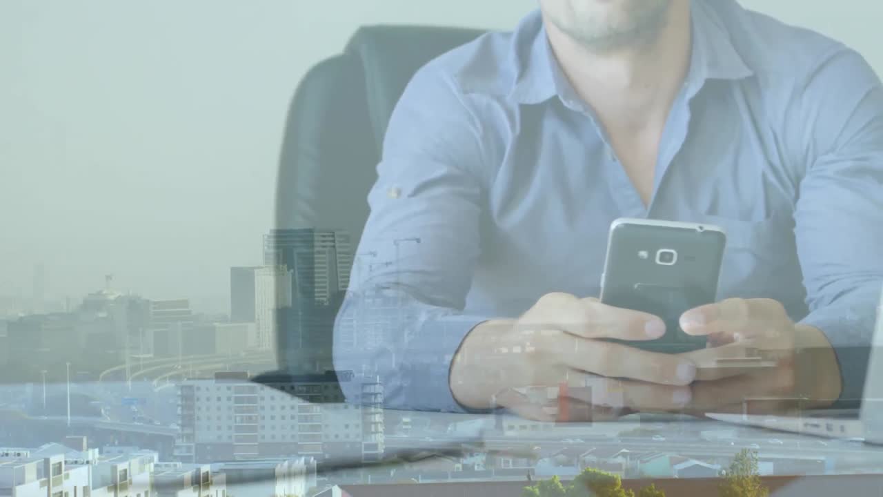animación del paisaje urbano sobre un empresario caucásico que usa un teléfono inteligente