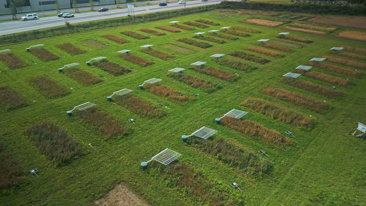 핀란드 헬싱키 의 대학 필드 에 있는 농업 연구 장비
