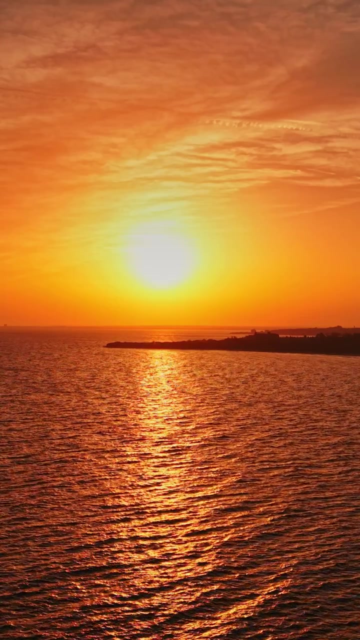 Solnedgang over Sortehavet nær Nesebar i Bulgariens kystlandskab
