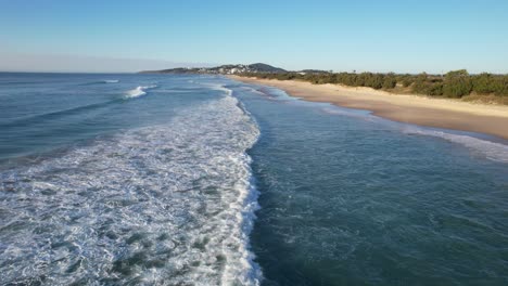 Coolum-Beach-En-La-Costa-Del-Sol-De-Queensland-En-Australia