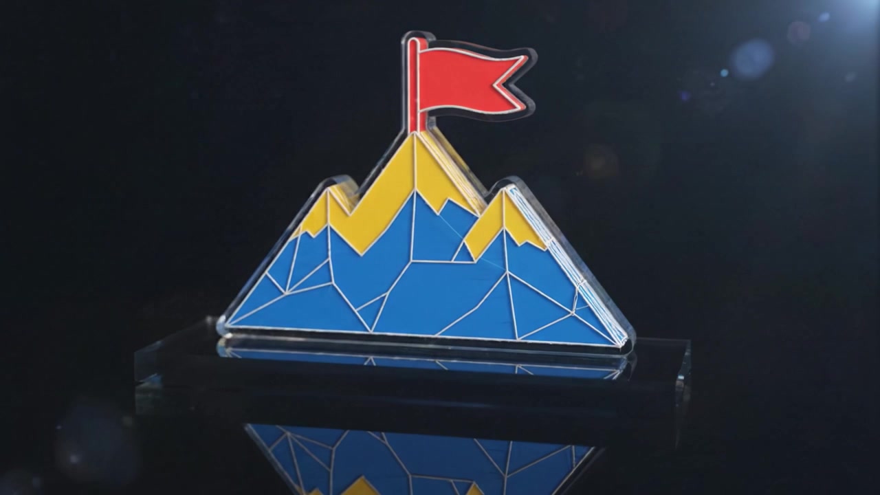 Patung Gunung Geometris Modern dengan Bendera Berwarna-warni: Sebuah Karya Dekoratif Menakjubkan untuk Ruang Kontemporer Apa Pun, Menampilkan Warna Berani dan Desain Unik