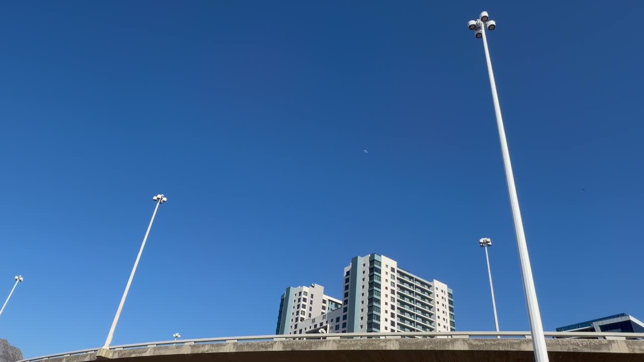 Edifici e strutture urbane in una città.