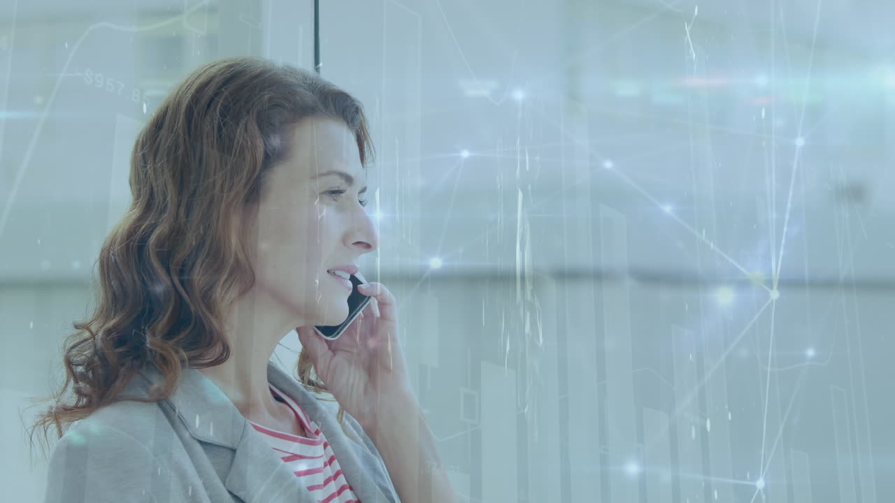 스마트 폰을 사용하는 백인 여성에 대한 연결 네트워크의 애니메이션