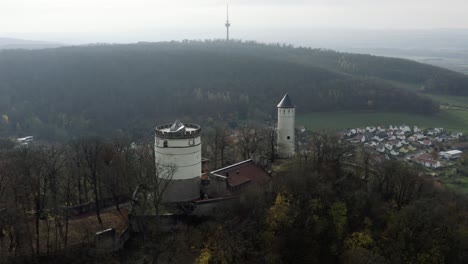 El-Castillo-De-Cuento-De-Hadas-Burg-Plesse-En-Bovenden-Cerca-De-Göttingen-Goettingen-Al-Amanecer,-Baja-Sajonia,-Alemania