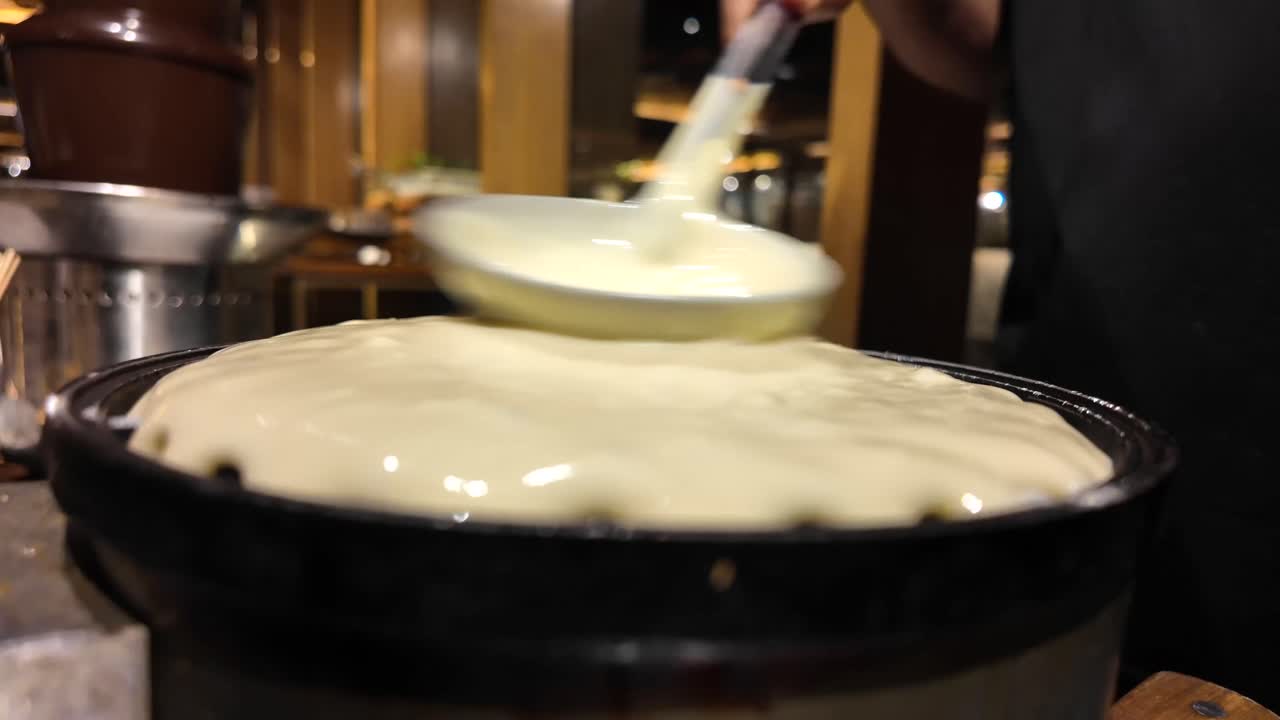 Préparer des crêpes