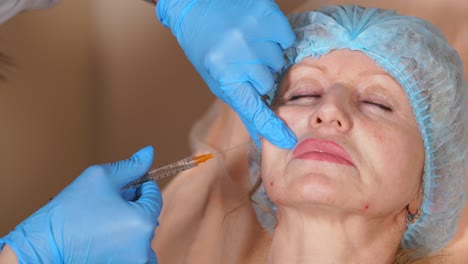 procedimiento de inyección facial