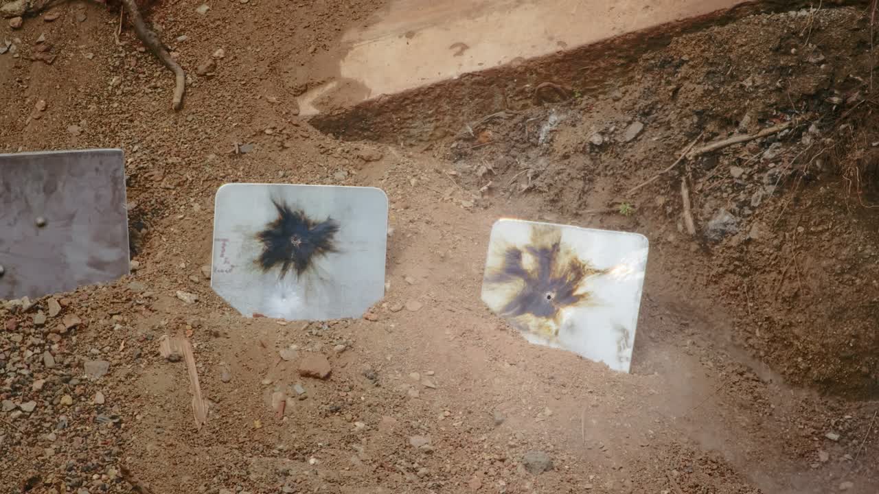 공장에서 아내고 집에서 만든 갑옷판, 강도 테스트, 갑옷판을 보호하기 위해 도자기 가게에서 만들어진 갑옷판