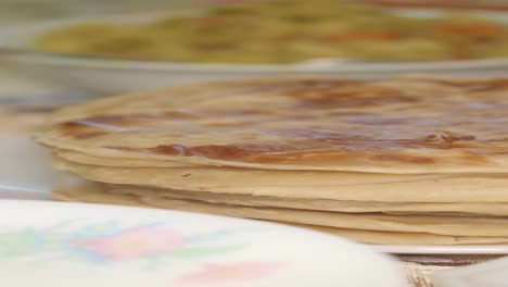 una pila de rotis