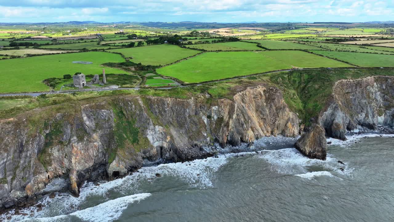 irlanda lugares épicos la carretera de la costa del cobre se extiende a lo largo de la impresionante costa del condado de waterford con maravillosas vistas