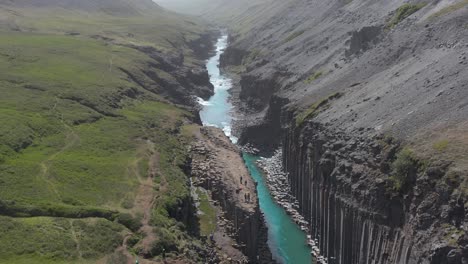 旅遊景點 - 塔格拉吉爾 (taglagil),有陽光藍色冰川水和空氣