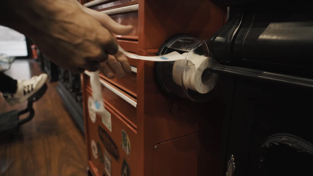 tiras de cuello de barbero para cortar el cabello - de cerca