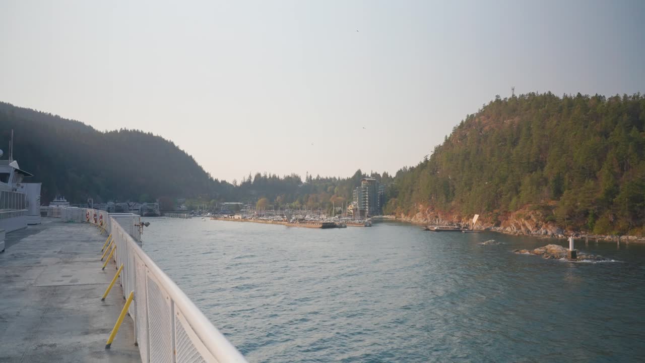 터미널, 호스슈 베이, 밴쿠버로 들어오는 슬로우 모션 페리