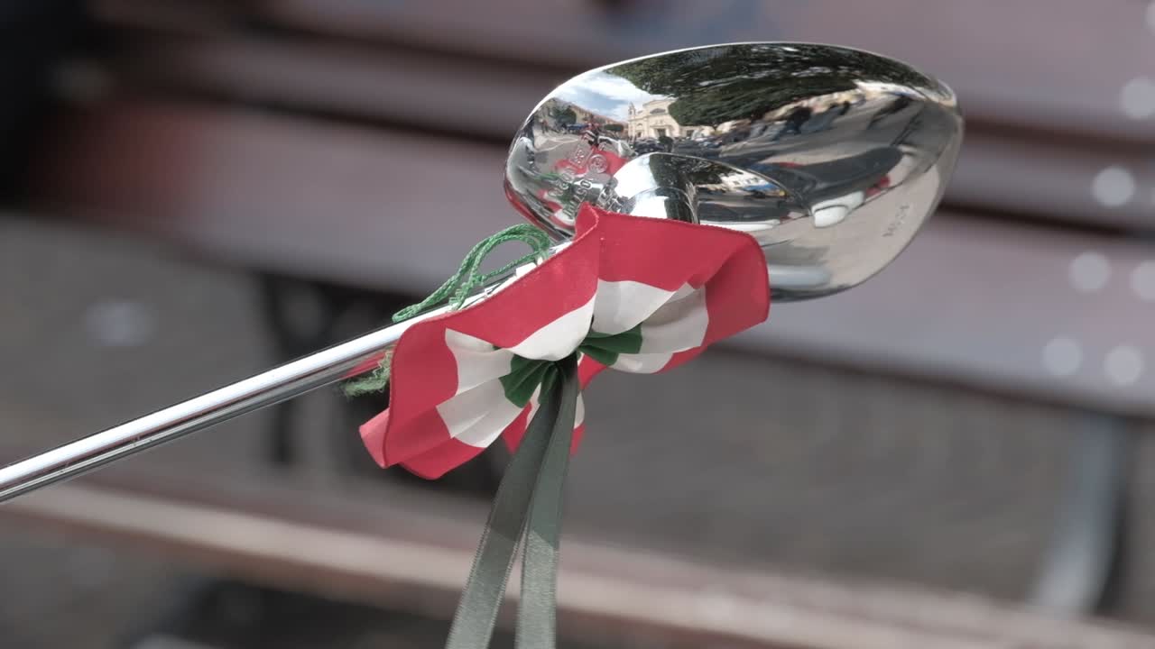 베스파 오토바이 샷을 닫습니다