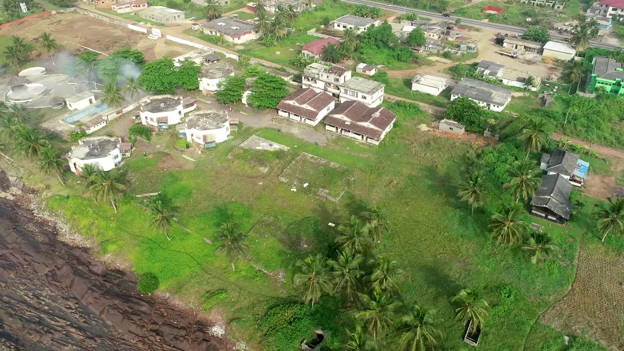 Using the title numbering of the footage name, you can find similar footages shot at the same location at different angles and more