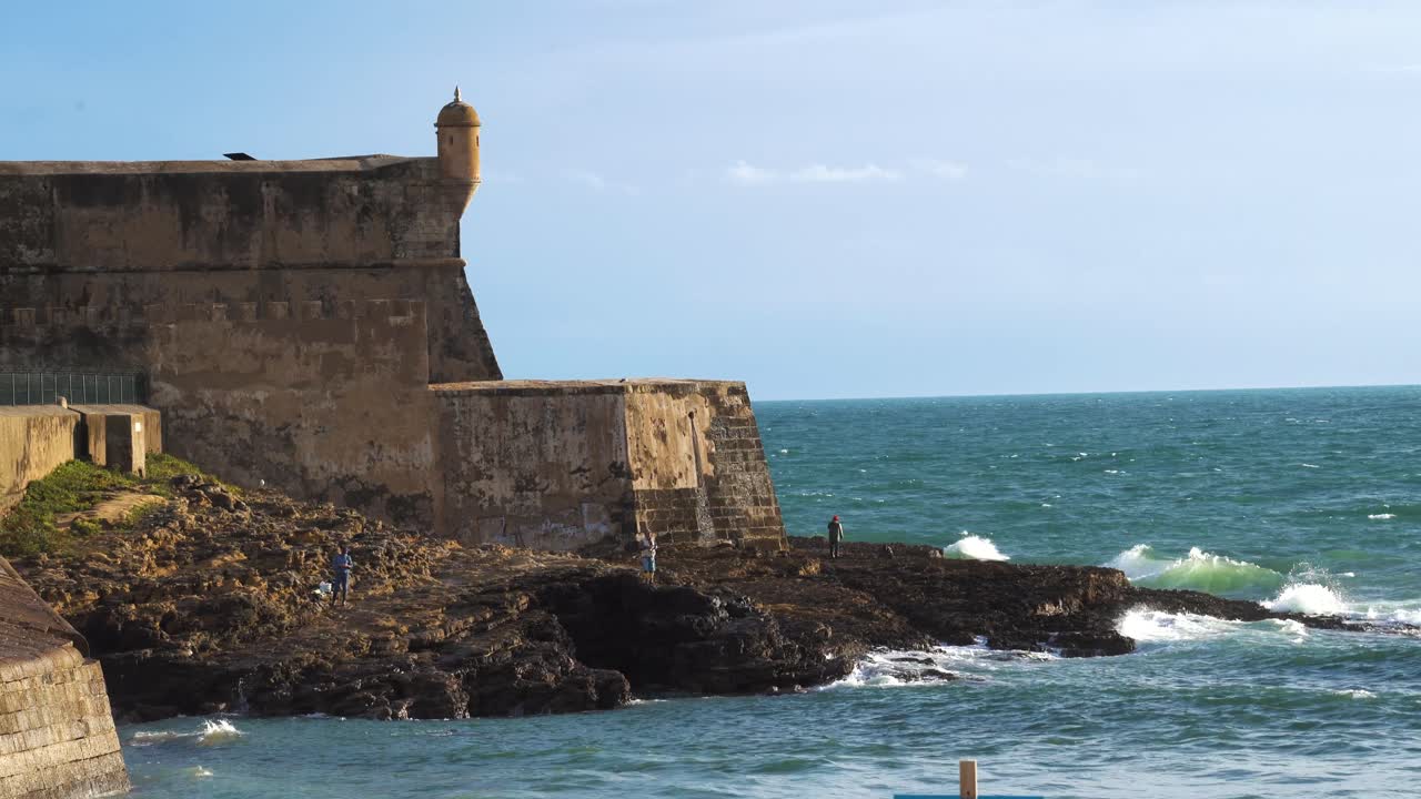 castillo en la costa