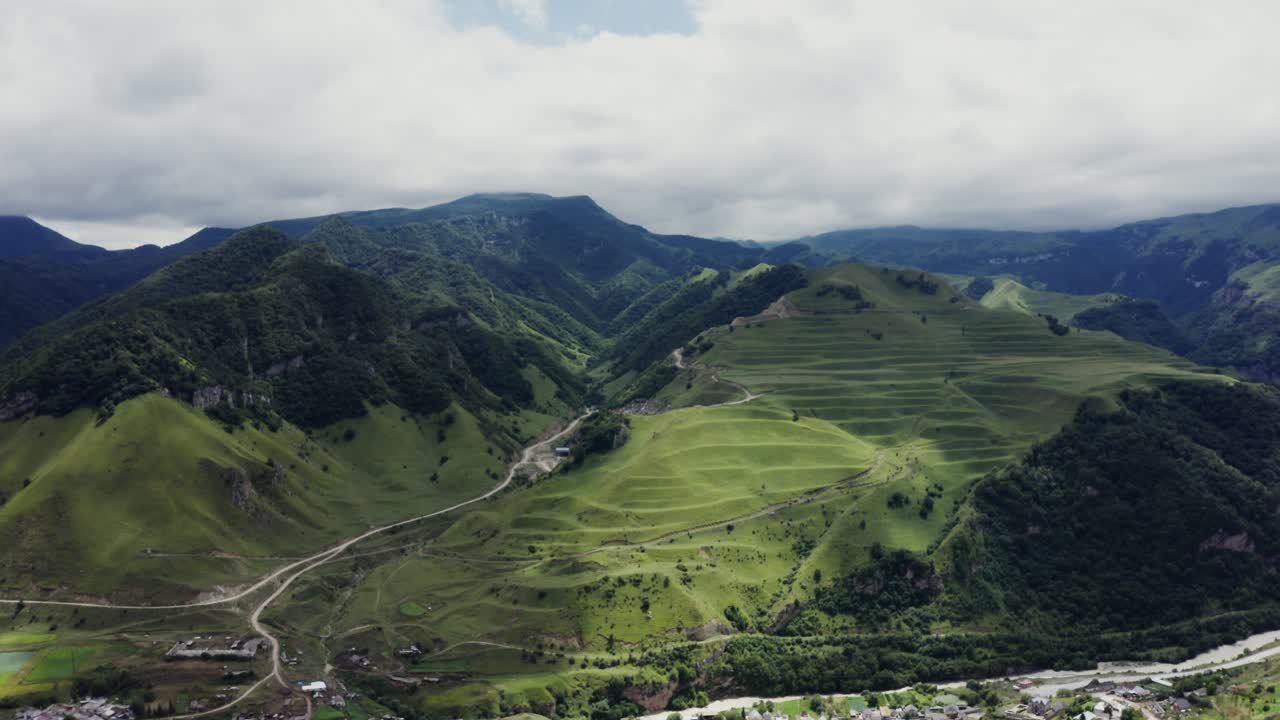 paisaje de valle de montaña