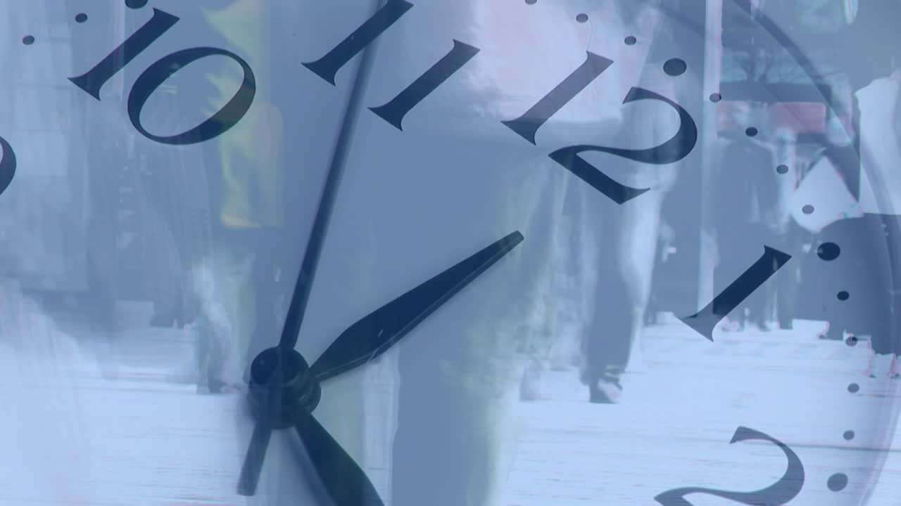 앞면 에 시계 를 가지고  ⁇ 고 있는 사람 들