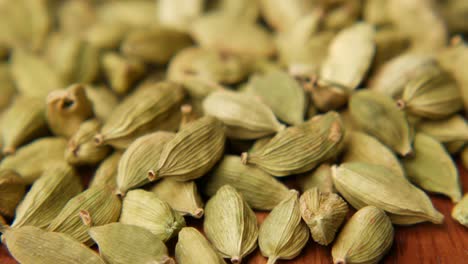 dried cardamom pods