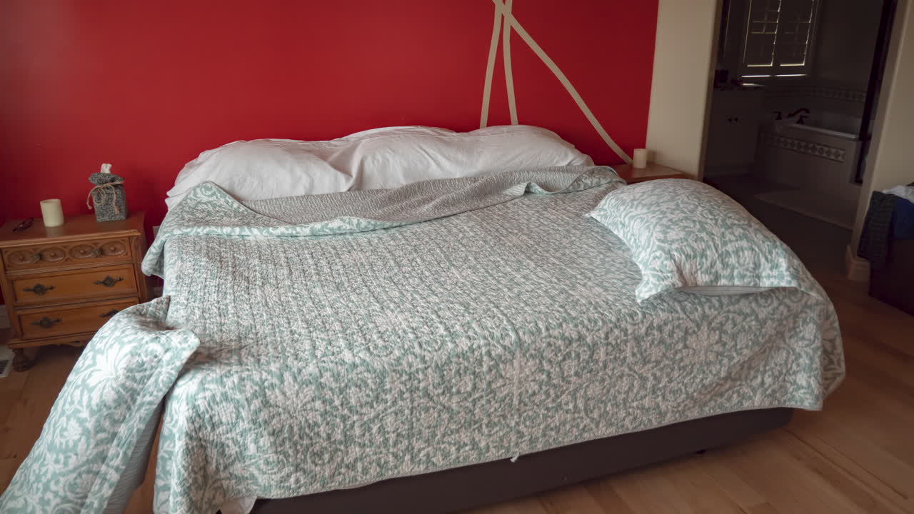 스스로 침대를 만드는 정지 동작 또는 애니메이션 - 정적