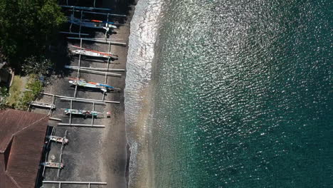 la playa del paraíso turquesa de la isla de bali gili, indonesia