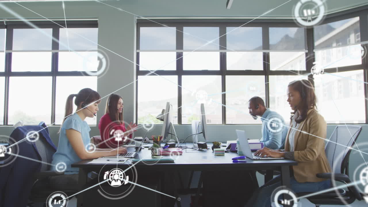 사무실에서 함께 일하는 다양한 동료에 대한 디지털 아이콘 네트워크의 애니메이션