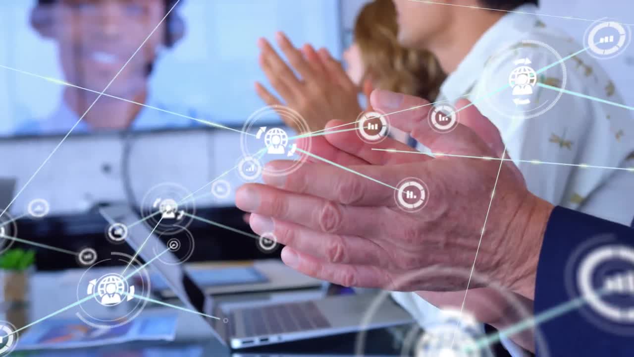 사무실에서 함께 박수를 치는 동료들의 중간 섹션에 대한 디지털 아이콘 네트워크의 애니메이션