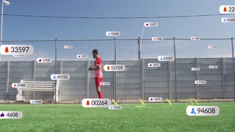 animación de iconos de las redes sociales sobre jugadores de fútbol afroamericanos entrenando en el campo deportivo