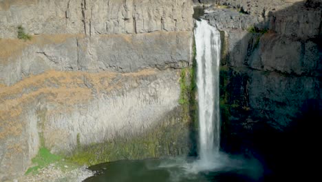 Aufnahme-Der-Palouse-Falls-Im-Osten-Washingtons-Am-Späten-Nachmittag