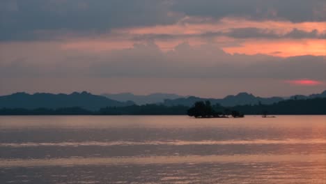 El-Parque-Nacional-Khao-Laem-Es-Un-Camión-Lleno-De-Sorpresas