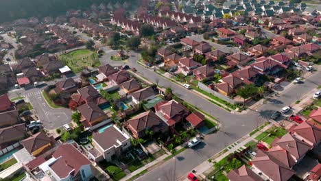 Vista-Aérea-De-Un-Tramo-De-Vivienda-En-Un-Residencial-De-Curauma,-Chile