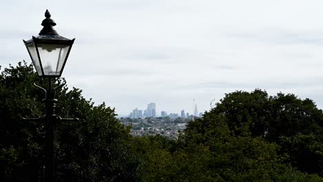 Vista-Desde-El-Palacio-De-Alexandra-De-Las-Nubes-Moviéndose-Sobre-La-Ciudad-De-Londres-En-El-Reino-Unido