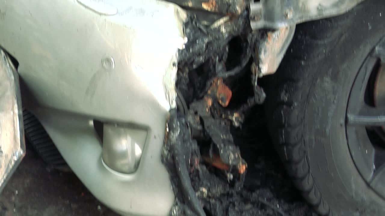 el coche despues del incendio