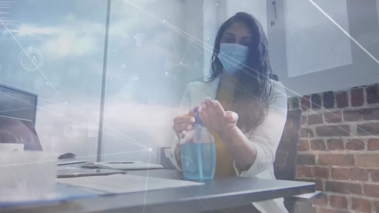 animación de la red de conexiones sobre la mujer de negocios en la oficina