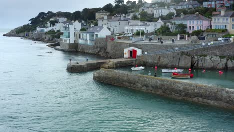 Coliemore-Harbour,-Dalkey,-Dublin,-Irland,-September-2021