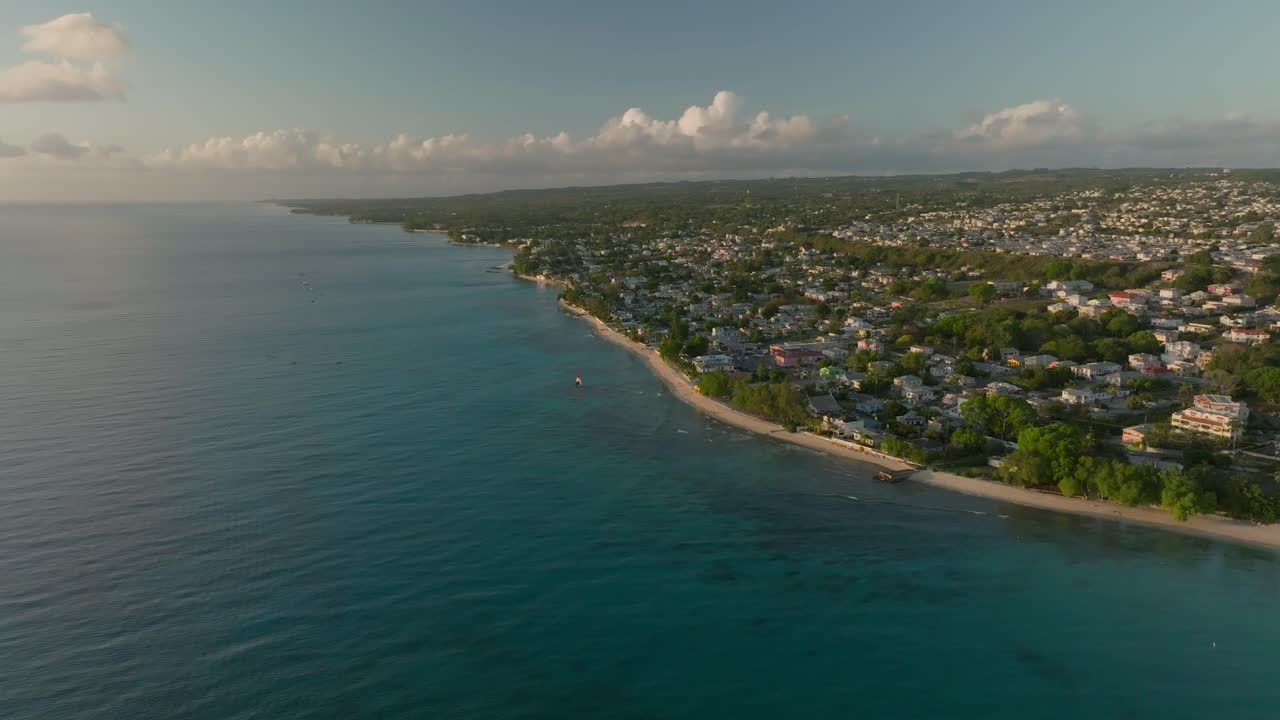 Panorama interminable del oeste de Barbados, de la costa al interior.