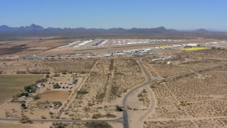 Antena-4K-Del-Aeropuerto-Airpark-Del-Condado-De-Pinal-En-Tucson,-Arizona,-EE.-UU.